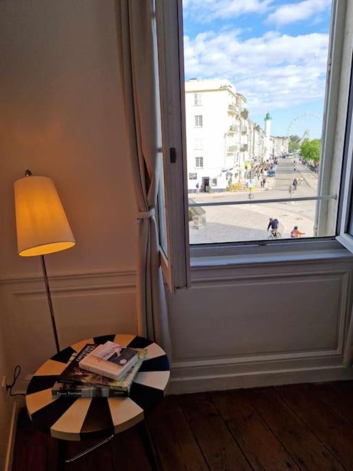 Exceptionnel Vieux Port 65m2 4-6 Pers, Wifi, Patio Apartment *