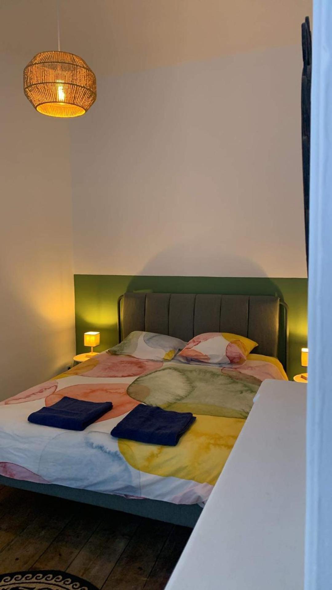 Exceptionnel Vieux Port 65m2 4-6 Pers, Wifi, Patio Apartment